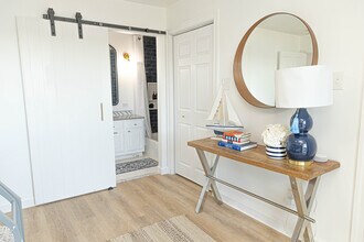 212 Ambler St in Yorktown, VA - Foto de edificio - Building Photo