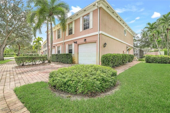 5791 Cove Cir in Naples, FL - Foto de edificio - Building Photo