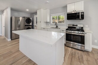 1421.5 Viejas View Ln in Alpine, CA - Building Photo - Building Photo