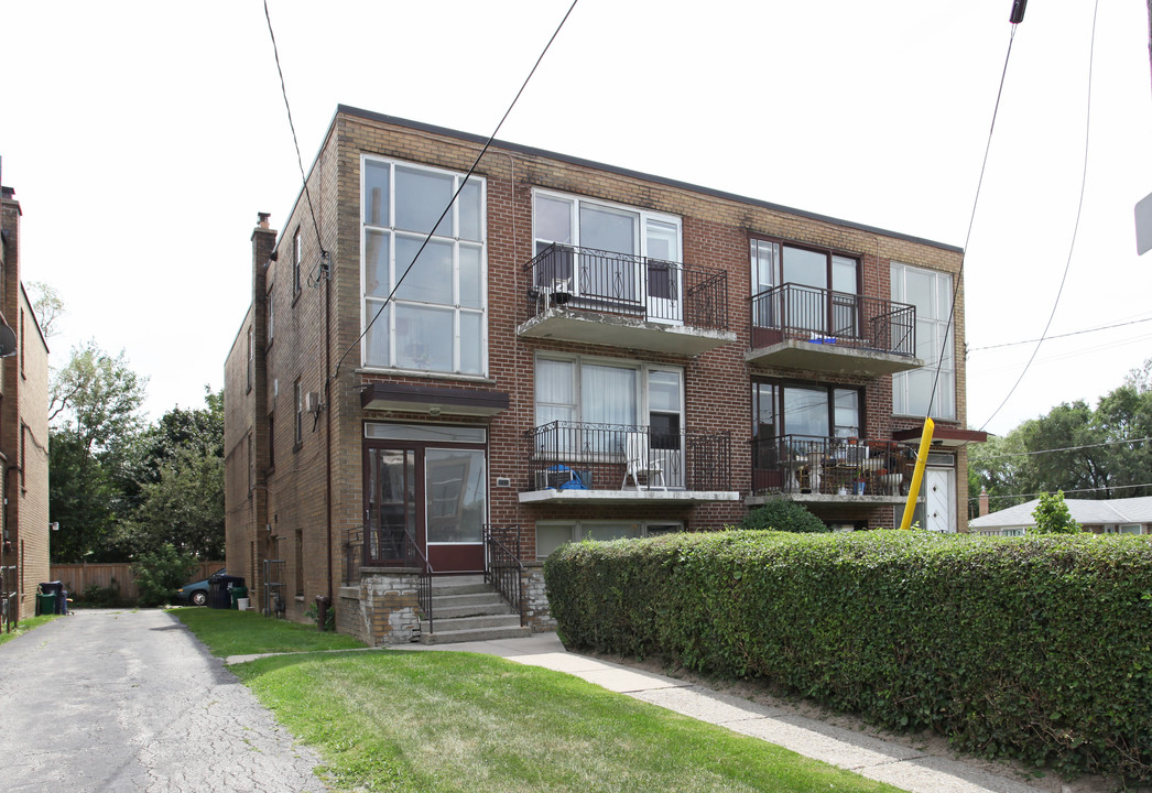 1-3 Elway Ct in Toronto, ON - Building Photo