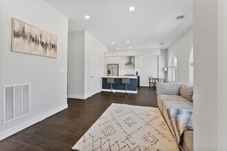 635 Slaters Ln, Unit #405 in Alexandria, VA - Building Photo - Building Photo