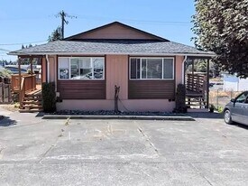 21311 3rd Ave S in Des Moines, WA - Building Photo