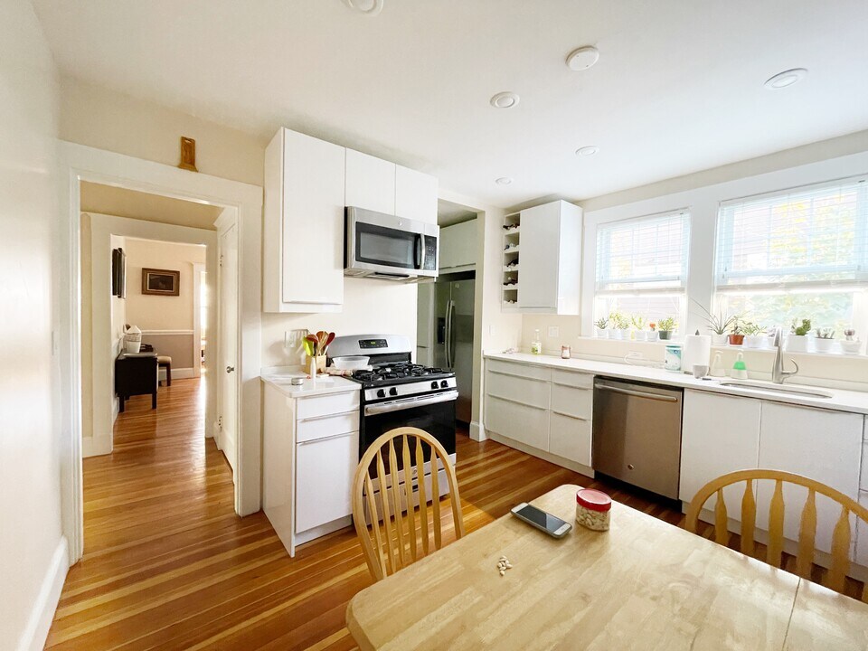 33 Carver Rd, Unit 3 in Watertown, MA - Foto de edificio