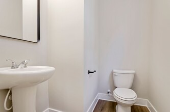 1374 Cozy Cir SE in Atlanta, GA - Foto de edificio - Building Photo