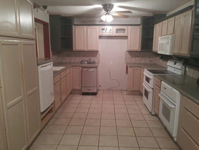 1710 S Cedar Ave in Broken Arrow, OK - Building Photo - Building Photo