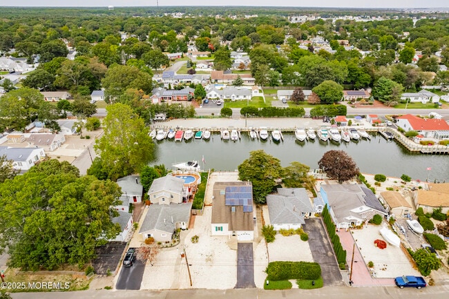 410 Hemlock Dr in Lanoka Harbor, NJ - Building Photo - Building Photo