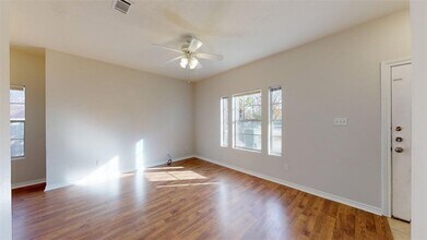 1502 Maglothin Ct in Bryan, TX - Building Photo - Building Photo