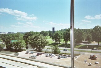 1011 Arlington Blvd in Arlington, VA - Foto de edificio - Building Photo