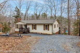 418 Fiddlers Ghost Cir in Mount Gilead, NC - Building Photo