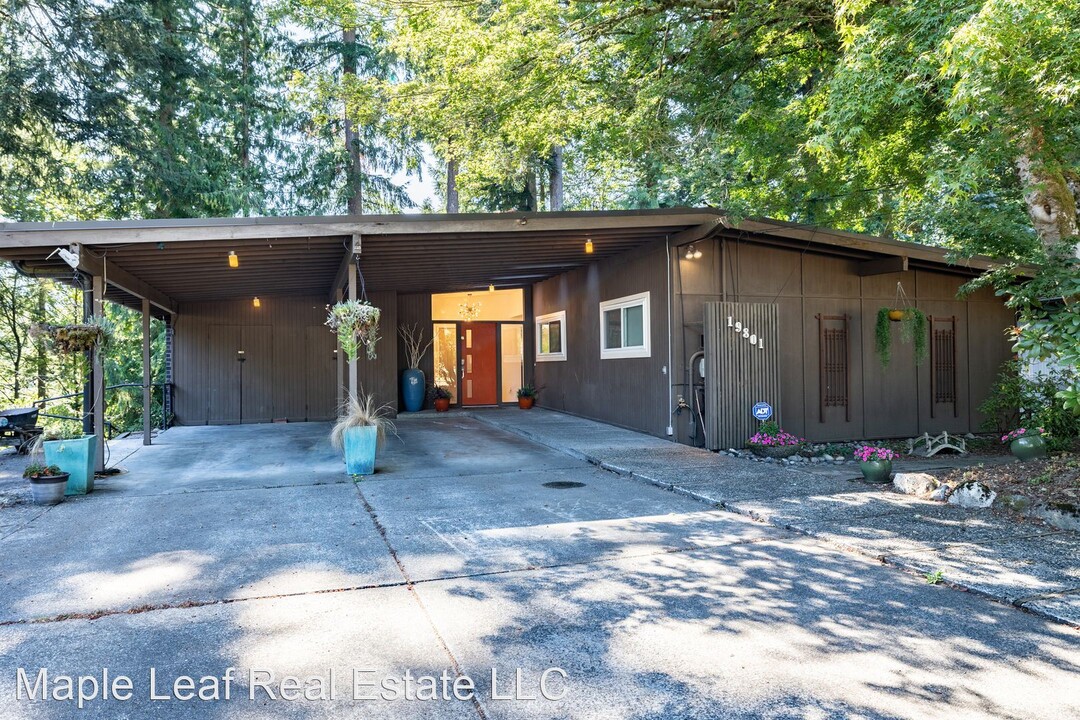 19801 95th Ave NE in Bothell, WA - Building Photo