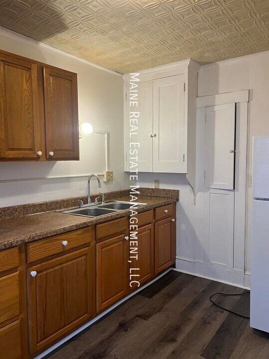591 Main St, Unit 11 in Bangor, ME - Building Photo