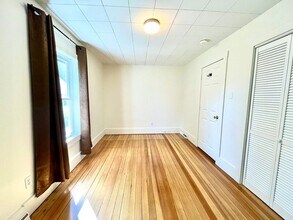 11 Fowler St in Westfield, MA - Building Photo - Building Photo