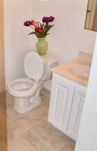 3852 Vinton Ave, Unit 209 in Culver City, CA - Building Photo - Building Photo