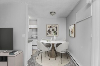 6217 Roxbury St in Cincinnati, OH - Building Photo - Building Photo