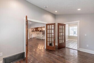 304 N 43rd St in Omaha, NE - Building Photo - Building Photo