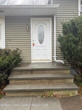 6 Van Orden Rd in Milton, NY - Building Photo - Building Photo