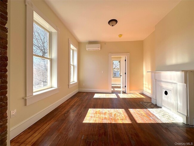 property at 31 Dubois St