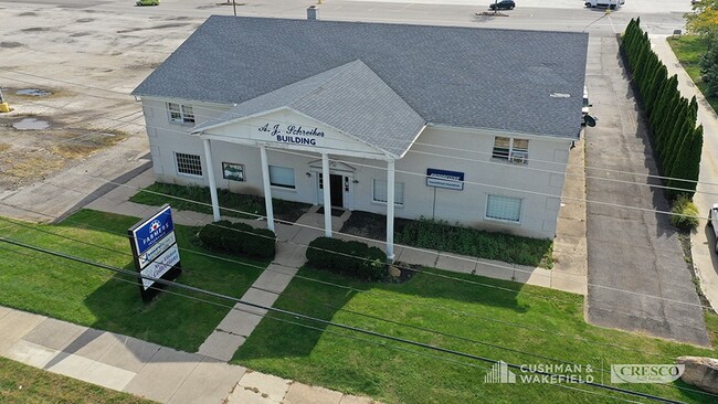 2001 Cooper Foster Park Rd, Unit 307 in Amherst, OH - Building Photo - Building Photo