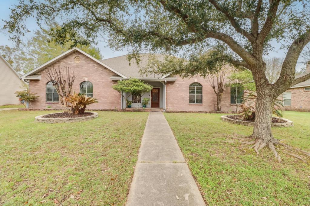 462 Channel Mark Dr in Biloxi, MS - Building Photo
