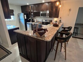 1490 Memoli Ln in Ft. Myers, FL - Building Photo