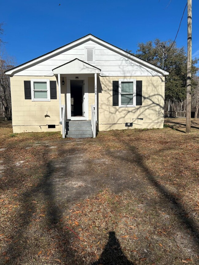 property at 1068 Waccamaw Dr