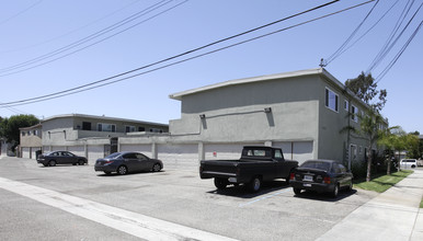 Magnolia Garden Apartments in Fullerton, CA - Building Photo - Building Photo