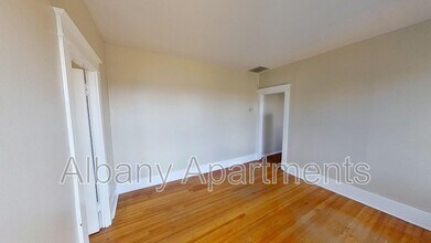 469 Delaware Ave in Albany, NY - Building Photo - Building Photo