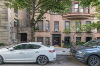 1 E 93rd St in New York, NY - Foto de edificio - Building Photo