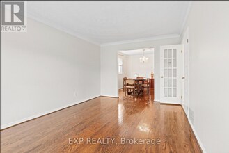 61 Dundee Cres in Markham, ON - Building Photo - Building Photo