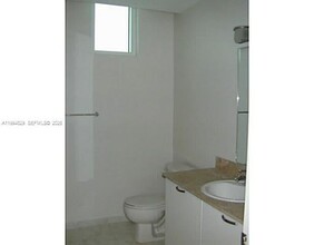 3180 SW 22nd Terrace, Unit 607 in Miami, FL - Building Photo - Building Photo