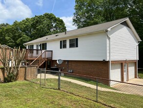 121 N Barons Rd in Clemmons, NC - Building Photo - Building Photo