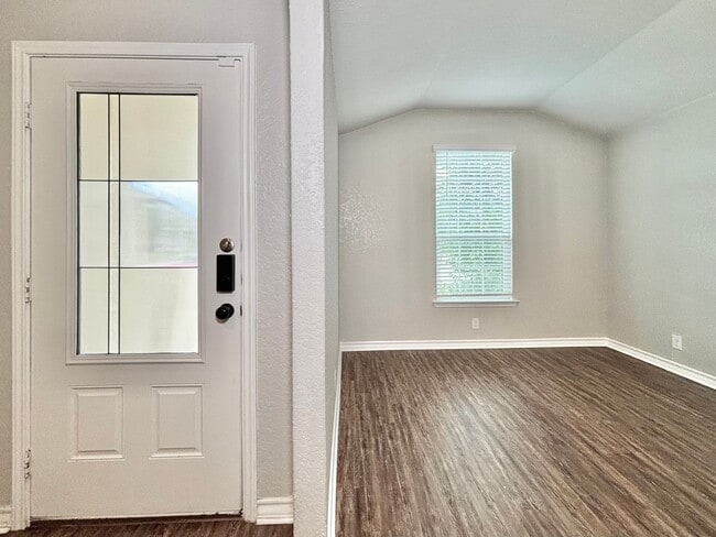 749 Brown Thrasher in San Antonio, TX - Building Photo - Building Photo