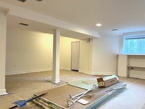 2000 N Sawyer Ave, Unit GARDEN in Chicago, IL - Building Photo - Building Photo