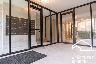 6011 N Winthrop Ave, Unit 407 in Chicago, IL - Building Photo - Building Photo