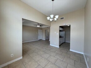 2720 Camelot Dr in Laredo, TX - Building Photo - Building Photo