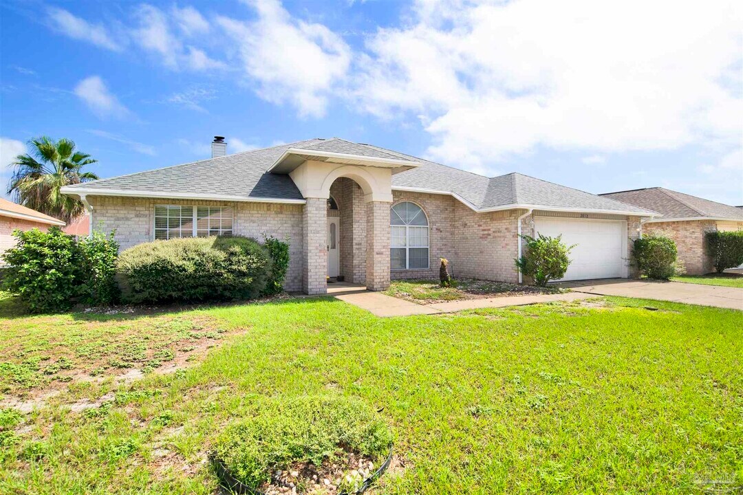 2012 Horton Dr in Pensacola, FL - Building Photo