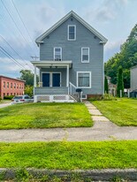 19 Chapel St, Unit 1 in Augusta, ME - Building Photo