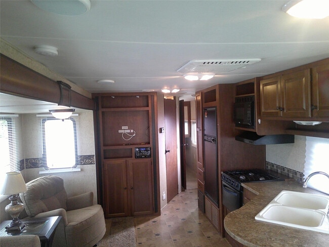 19115 NE Miami Ct in Miami, FL - Building Photo - Building Photo