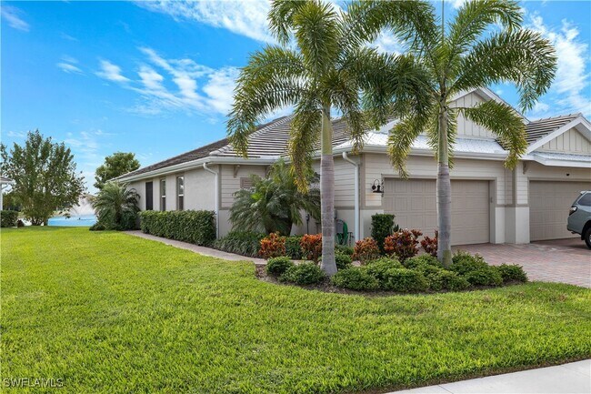 14558 Edgewater Cir in Naples, FL - Building Photo - Building Photo