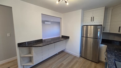 8023 W Churchill Ave in Niles, IL - Building Photo - Building Photo