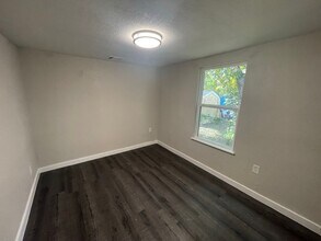 1906 Pine St in Georgetown, TX - Building Photo - Building Photo