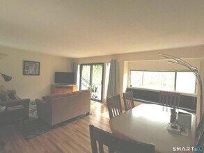593 Heritage Vlg in Southbury, CT - Building Photo - Building Photo