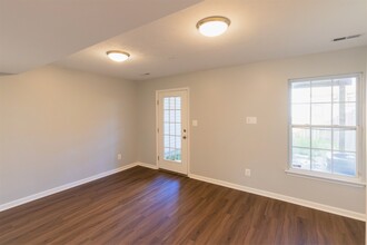 2039 Mardic Dr in Forest Hill, MD - Foto de edificio - Building Photo