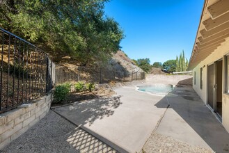 4011 Defender Dr in Agoura Hills, CA - Building Photo - Building Photo