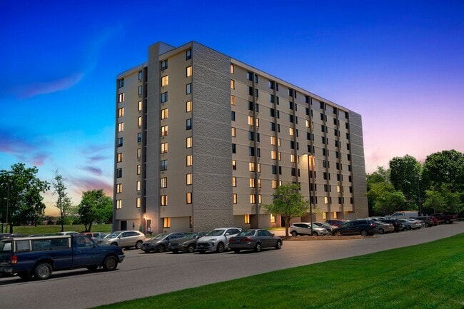 Colona House in East Moline, IL - Building Photo - Building Photo