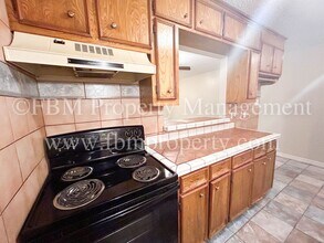 2535 W Sycamore Ave in Corsicana, TX - Building Photo - Building Photo