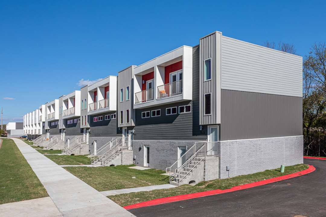 Baum Crossing in Fayetteville, AR - Building Photo