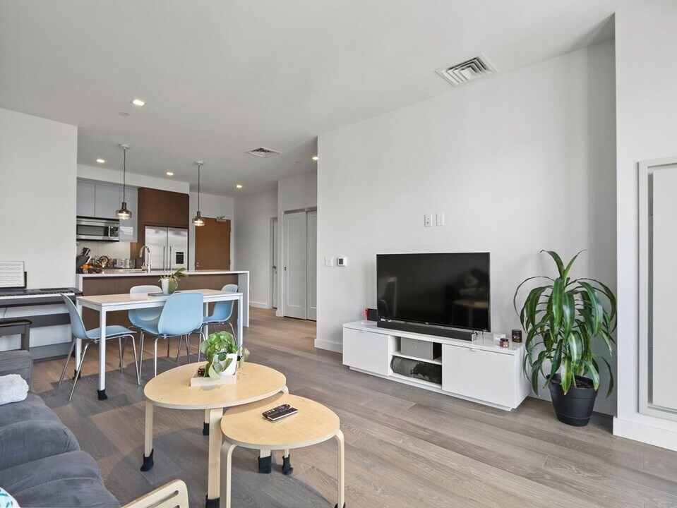 375 Canal St in Somerville, MA - Building Photo