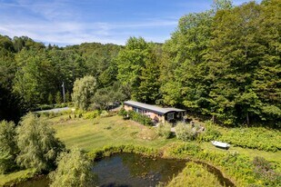 3411 Beaver Meadow Rd in Sharon, VT - Building Photo