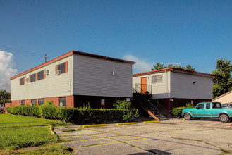 Hollywood Apartments in Pasadena, TX - Building Photo - Building Photo